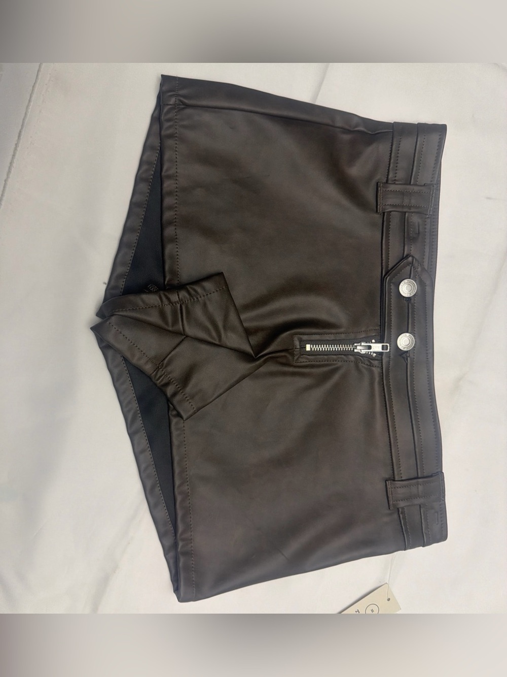 No Boundaries Womens Black Faux Leather Tab Zip Front Hot Shorts Size xs NWT